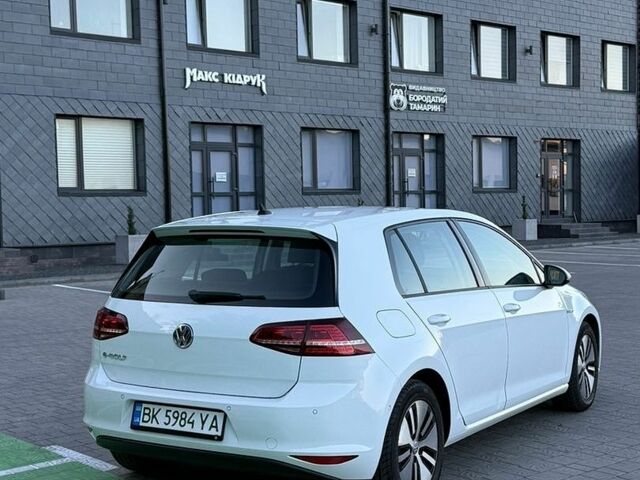 Білий Фольксваген e-Golf, об'ємом двигуна 0 л та пробігом 136 тис. км за 8600 $, фото 5 на Automoto.ua
