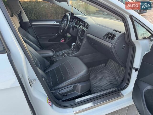 Белый Фольксваген e-Golf, объемом двигателя 0 л и пробегом 172 тыс. км за 8399 $, фото 9 на Automoto.ua