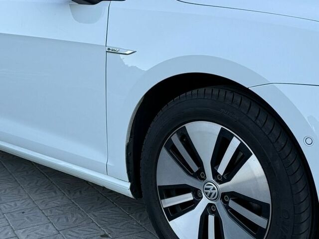 Білий Фольксваген e-Golf, об'ємом двигуна 0 л та пробігом 136 тис. км за 8600 $, фото 8 на Automoto.ua