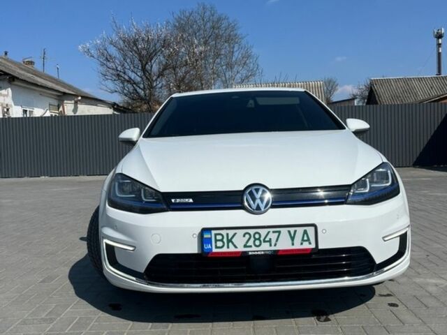 Білий Фольксваген e-Golf, об'ємом двигуна 0 л та пробігом 138 тис. км за 8450 $, фото 10 на Automoto.ua