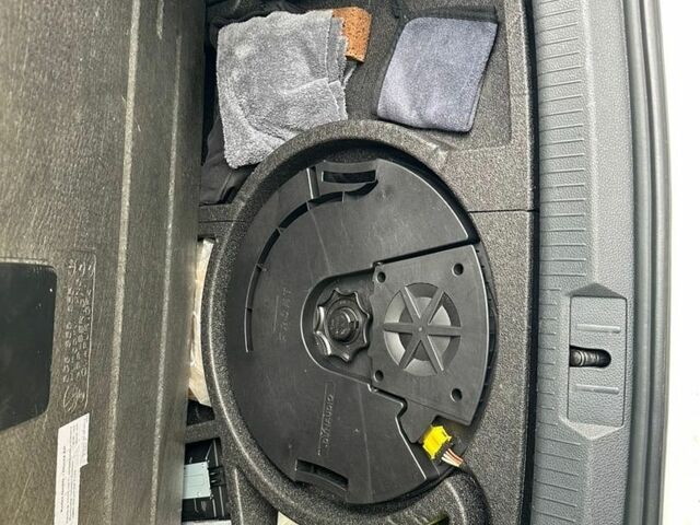 Білий Фольксваген e-Golf, об'ємом двигуна 0 л та пробігом 190 тис. км за 7999 $, фото 9 на Automoto.ua