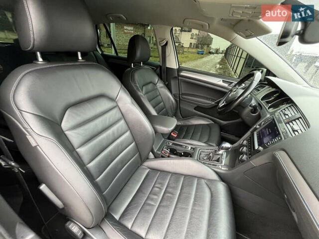 Белый Фольксваген e-Golf, объемом двигателя 0 л и пробегом 104 тыс. км за 9000 $, фото 22 на Automoto.ua