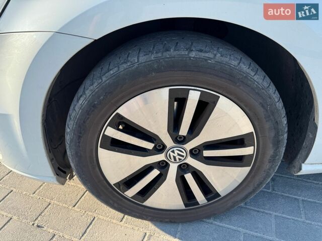 Білий Фольксваген e-Golf, об'ємом двигуна 0 л та пробігом 189 тис. км за 7700 $, фото 20 на Automoto.ua