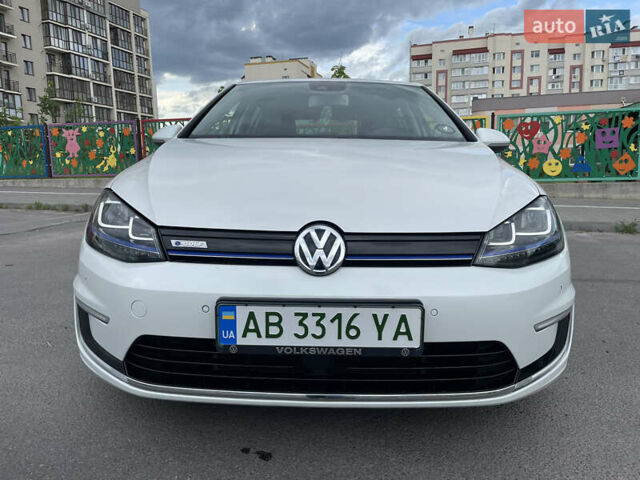 Белый Фольксваген e-Golf, объемом двигателя 0 л и пробегом 92 тыс. км за 9500 $, фото 1 на Automoto.ua