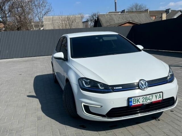 Білий Фольксваген e-Golf, об'ємом двигуна 0 л та пробігом 138 тис. км за 8450 $, фото 9 на Automoto.ua