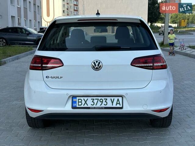 Белый Фольксваген e-Golf, объемом двигателя 0 л и пробегом 96 тыс. км за 8855 $, фото 2 на Automoto.ua