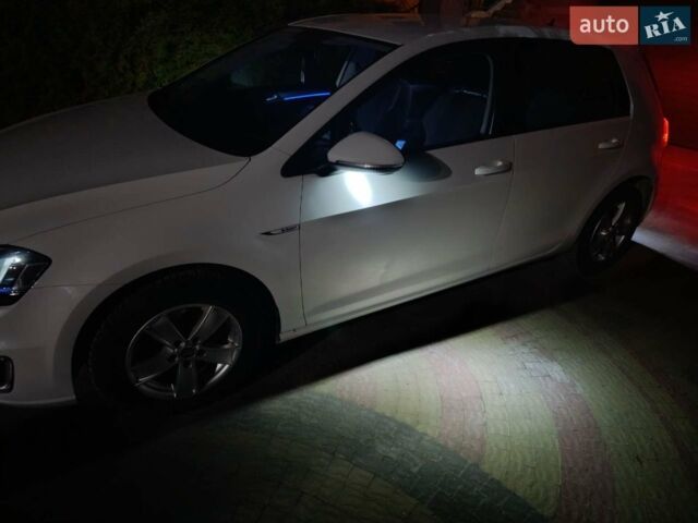 Белый Фольксваген e-Golf, объемом двигателя 0 л и пробегом 104 тыс. км за 8500 $, фото 26 на Automoto.ua