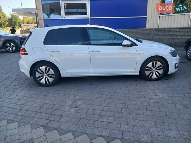 Білий Фольксваген e-Golf, об'ємом двигуна 0 л та пробігом 151 тис. км за 9100 $, фото 2 на Automoto.ua