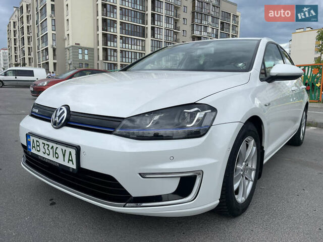 Белый Фольксваген e-Golf, объемом двигателя 0 л и пробегом 92 тыс. км за 9500 $, фото 3 на Automoto.ua
