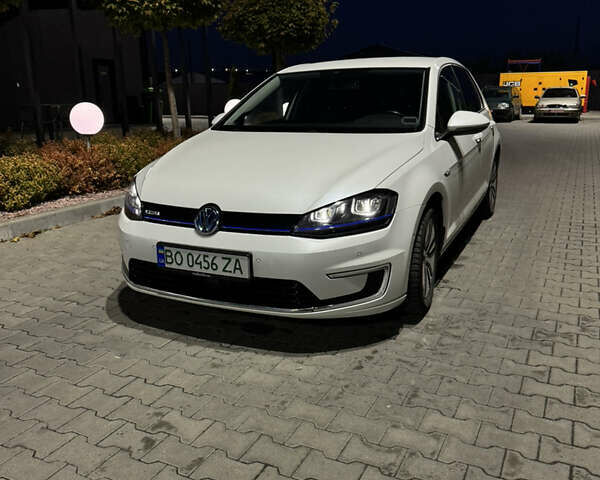 Белый Фольксваген e-Golf, объемом двигателя 0 л и пробегом 169 тыс. км за 8400 $, фото 18 на Automoto.ua