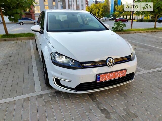 Белый Фольксваген e-Golf, объемом двигателя 0 л и пробегом 99 тыс. км за 12700 $, фото 3 на Automoto.ua