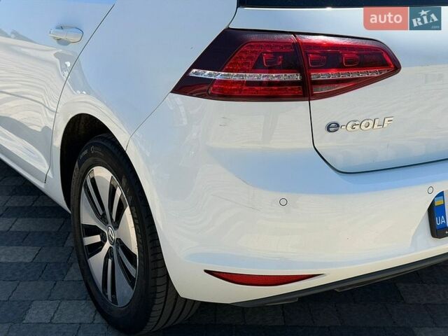 Белый Фольксваген e-Golf, объемом двигателя 0 л и пробегом 147 тыс. км за 9500 $, фото 15 на Automoto.ua