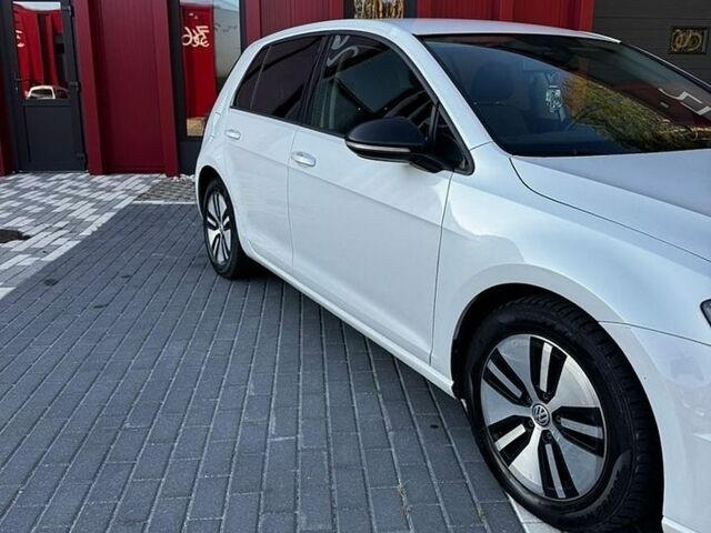 Білий Фольксваген e-Golf, об'ємом двигуна 0 л та пробігом 126 тис. км за 6999 $, фото 4 на Automoto.ua