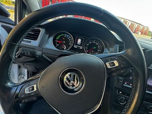Білий Фольксваген e-Golf, об'ємом двигуна 0 л та пробігом 126 тис. км за 6999 $, фото 14 на Automoto.ua