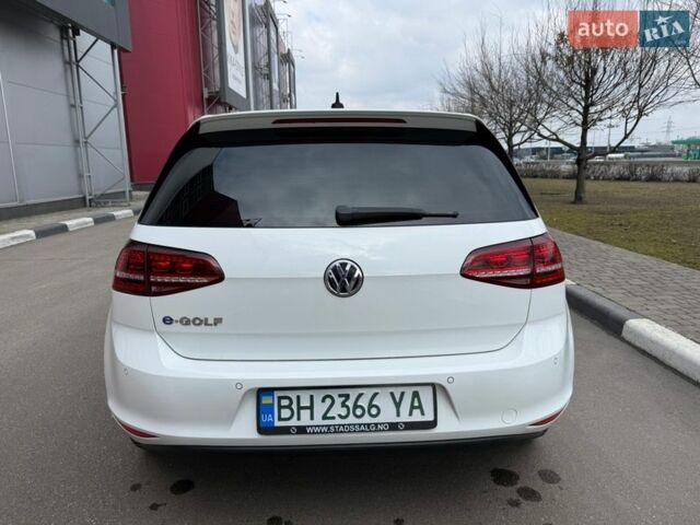 Білий Фольксваген e-Golf, об'ємом двигуна 0 л та пробігом 96 тис. км за 9500 $, фото 8 на Automoto.ua