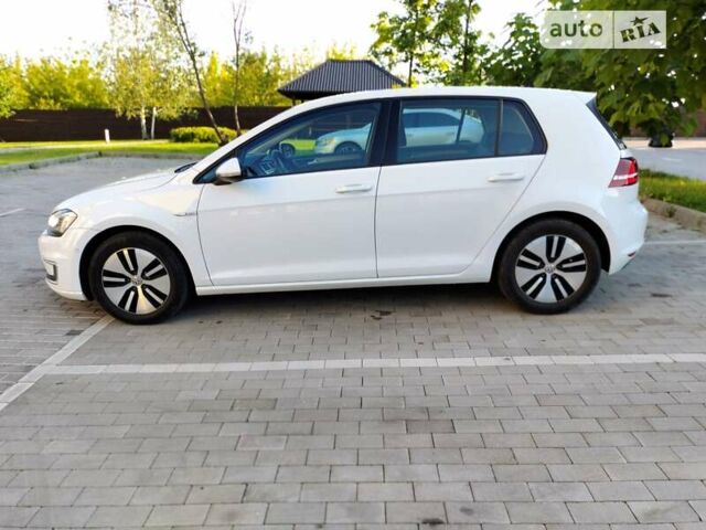 Белый Фольксваген e-Golf, объемом двигателя 0 л и пробегом 99 тыс. км за 12700 $, фото 18 на Automoto.ua