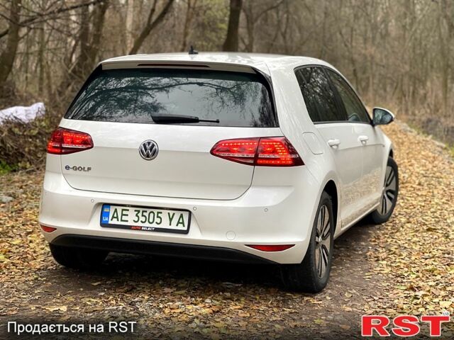 Белый Фольксваген e-Golf, объемом двигателя 0 л и пробегом 125 тыс. км за 13200 $, фото 3 на Automoto.ua