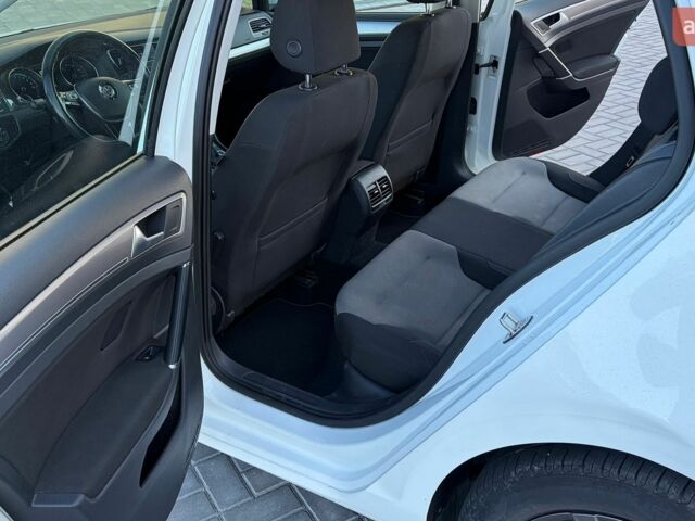 Белый Фольксваген e-Golf, объемом двигателя 0 л и пробегом 132 тыс. км за 9700 $, фото 9 на Automoto.ua