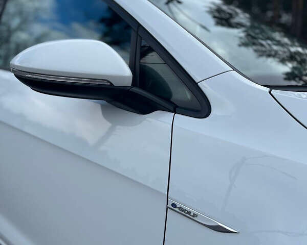 Белый Фольксваген e-Golf, объемом двигателя 0 л и пробегом 114 тыс. км за 9800 $, фото 7 на Automoto.ua