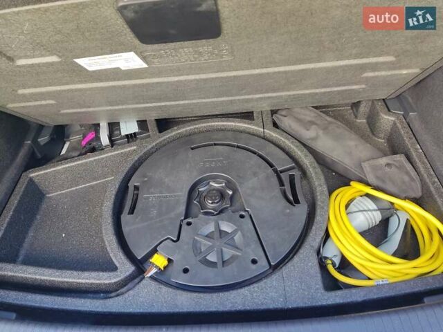 Белый Фольксваген e-Golf, объемом двигателя 0 л и пробегом 142 тыс. км за 9700 $, фото 8 на Automoto.ua