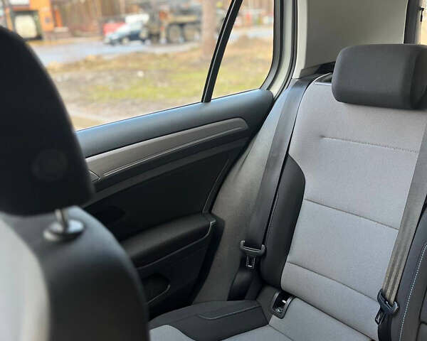 Белый Фольксваген e-Golf, объемом двигателя 0 л и пробегом 114 тыс. км за 9800 $, фото 38 на Automoto.ua