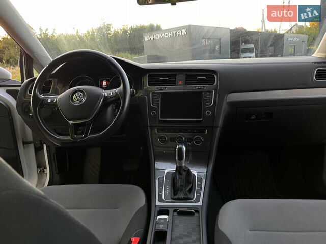 Белый Фольксваген e-Golf, объемом двигателя 0 л и пробегом 151 тыс. км за 8100 $, фото 29 на Automoto.ua