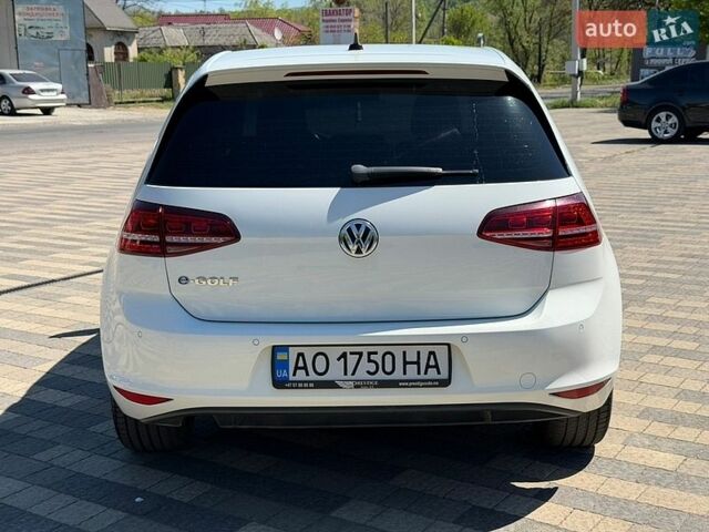 Белый Фольксваген e-Golf, объемом двигателя 0 л и пробегом 147 тыс. км за 9500 $, фото 7 на Automoto.ua