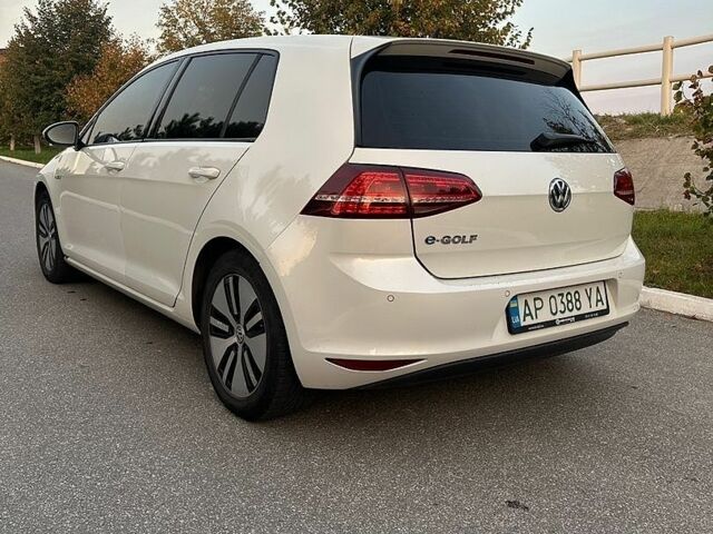 Белый Фольксваген e-Golf, объемом двигателя 0 л и пробегом 143 тыс. км за 8200 $, фото 2 на Automoto.ua