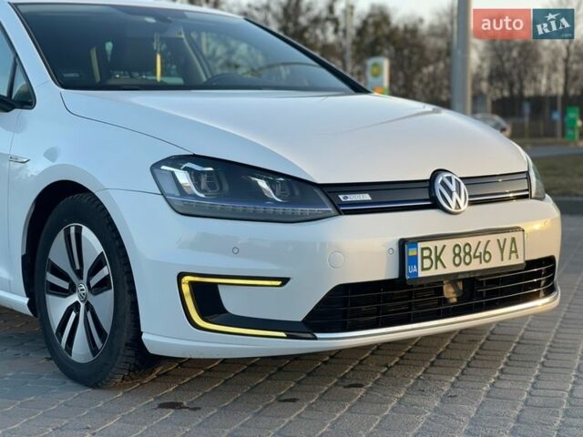 Белый Фольксваген e-Golf, объемом двигателя 0 л и пробегом 171 тыс. км за 7300 $, фото 8 на Automoto.ua