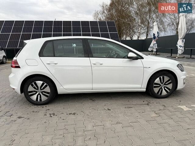 Белый Фольксваген e-Golf, объемом двигателя 0 л и пробегом 97 тыс. км за 8700 $, фото 23 на Automoto.ua
