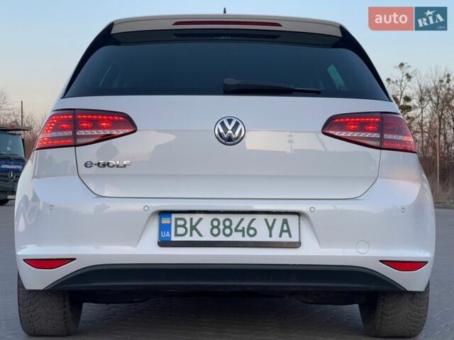 Белый Фольксваген e-Golf, объемом двигателя 0 л и пробегом 171 тыс. км за 7300 $, фото 23 на Automoto.ua