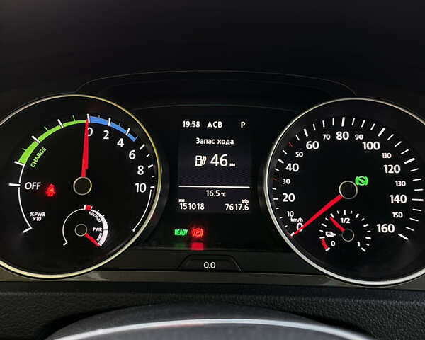 Белый Фольксваген e-Golf, объемом двигателя 0 л и пробегом 151 тыс. км за 8100 $, фото 27 на Automoto.ua