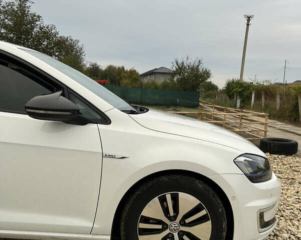 Белый Фольксваген e-Golf, объемом двигателя 0 л и пробегом 110 тыс. км за 8490 $, фото 35 на Automoto.ua