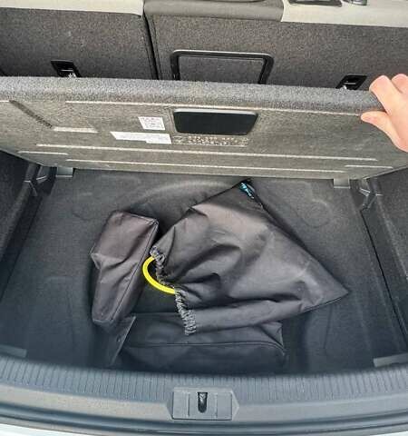 Білий Фольксваген e-Golf, об'ємом двигуна 0 л та пробігом 104 тис. км за 9500 $, фото 17 на Automoto.ua