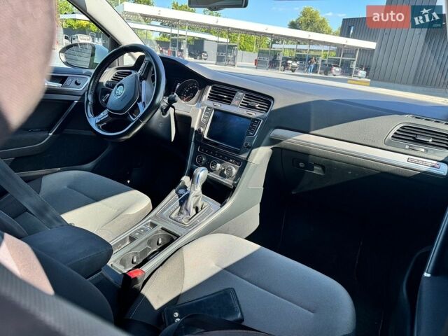 Белый Фольксваген e-Golf, объемом двигателя 0 л и пробегом 153 тыс. км за 8800 $, фото 26 на Automoto.ua