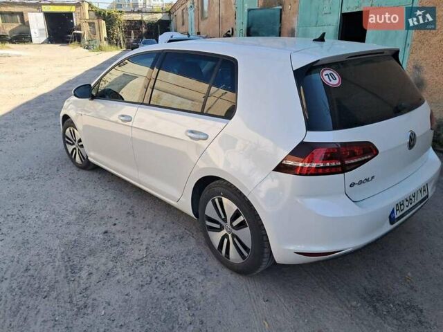 Белый Фольксваген e-Golf, объемом двигателя 0 л и пробегом 92 тыс. км за 7900 $, фото 4 на Automoto.ua
