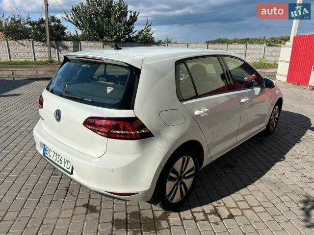Белый Фольксваген e-Golf, объемом двигателя 0 л и пробегом 152 тыс. км за 9900 $, фото 4 на Automoto.ua