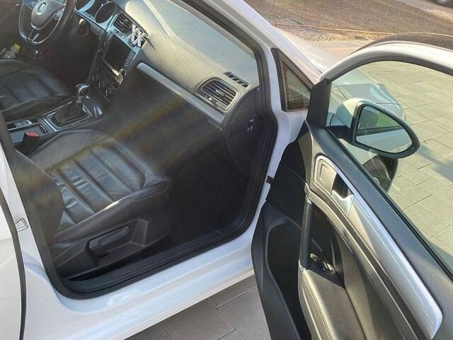 Белый Фольксваген e-Golf, объемом двигателя 0 л и пробегом 102 тыс. км за 7800 $, фото 8 на Automoto.ua