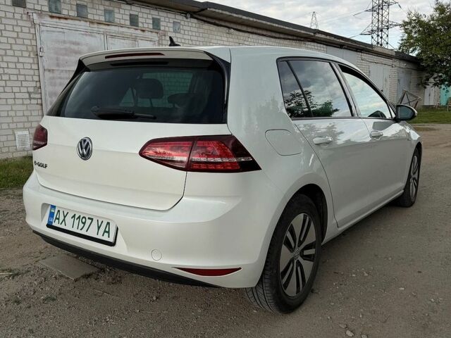 Белый Фольксваген e-Golf, объемом двигателя 0 л и пробегом 138 тыс. км за 8900 $, фото 4 на Automoto.ua