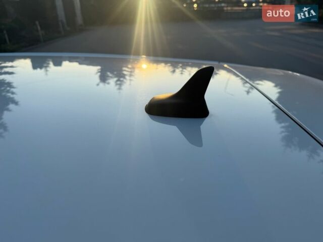 Белый Фольксваген e-Golf, объемом двигателя 0 л и пробегом 98 тыс. км за 8550 $, фото 34 на Automoto.ua