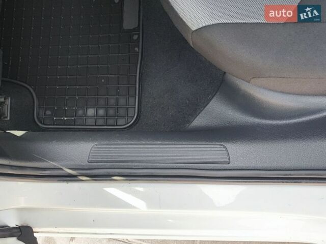 Белый Фольксваген e-Golf, объемом двигателя 0 л и пробегом 87 тыс. км за 8600 $, фото 33 на Automoto.ua