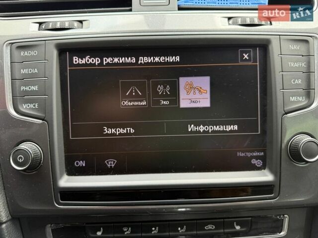 Білий Фольксваген e-Golf, об'ємом двигуна 0 л та пробігом 96 тис. км за 9500 $, фото 35 на Automoto.ua