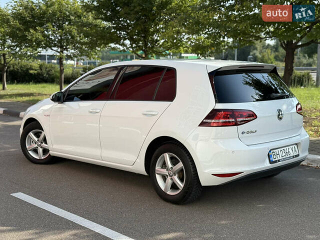Белый Фольксваген e-Golf, объемом двигателя 0 л и пробегом 95 тыс. км за 9500 $, фото 9 на Automoto.ua