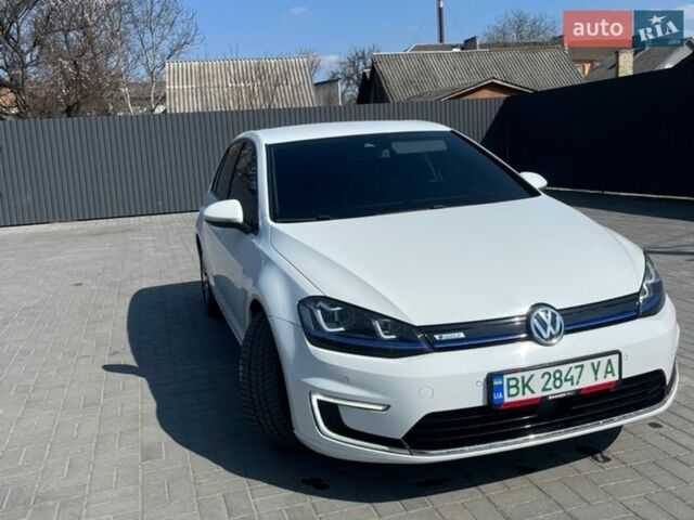 Білий Фольксваген e-Golf, об'ємом двигуна 0 л та пробігом 138 тис. км за 8650 $, фото 9 на Automoto.ua