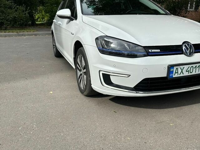 Білий Фольксваген e-Golf, об'ємом двигуна 0 л та пробігом 190 тис. км за 7999 $, фото 1 на Automoto.ua
