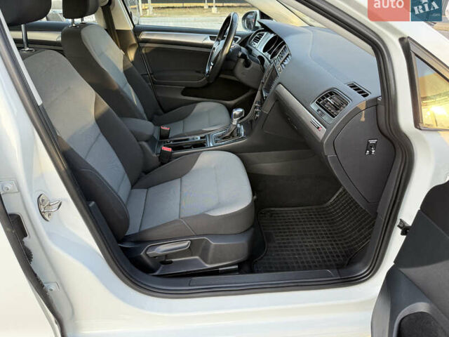 Білий Фольксваген e-Golf, об'ємом двигуна 0 л та пробігом 97 тис. км за 8500 $, фото 38 на Automoto.ua