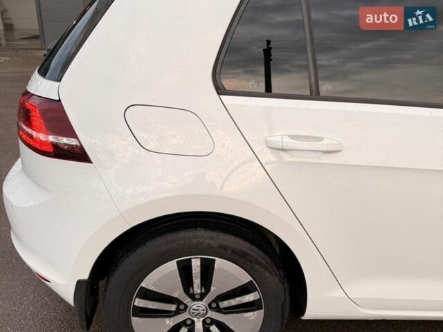 Білий Фольксваген e-Golf, об'ємом двигуна 0 л та пробігом 109 тис. км за 8999 $, фото 13 на Automoto.ua