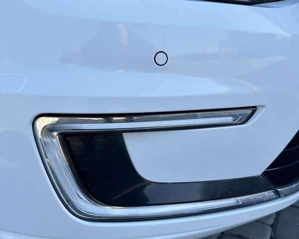 Білий Фольксваген e-Golf, об'ємом двигуна 0 л та пробігом 101 тис. км за 9499 $, фото 27 на Automoto.ua