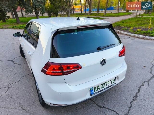 Белый Фольксваген e-Golf, объемом двигателя 0 л и пробегом 160 тыс. км за 7990 $, фото 3 на Automoto.ua