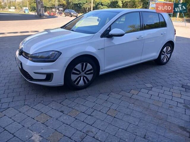 Білий Фольксваген e-Golf, об'ємом двигуна 0 л та пробігом 151 тис. км за 9100 $, фото 4 на Automoto.ua